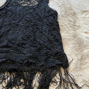 Black full lace back with fringe at bottom sleeveless blouse women’s size small